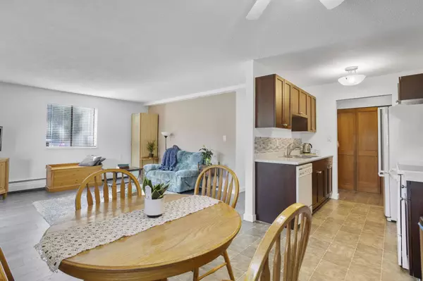 32175 Old Yale RD #116, Abbotsford, BC V2T 2C8