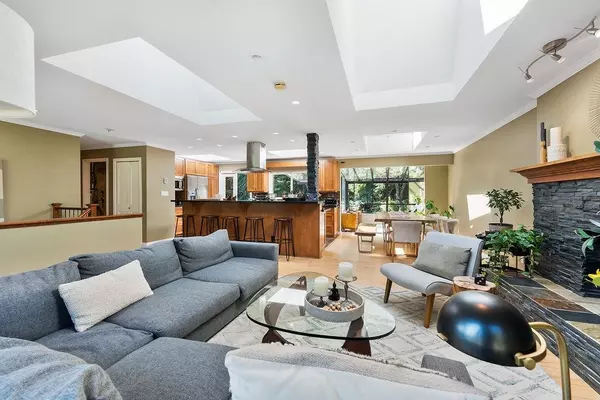 North Vancouver, BC V7N 4B4,4393 Glencanyon DR