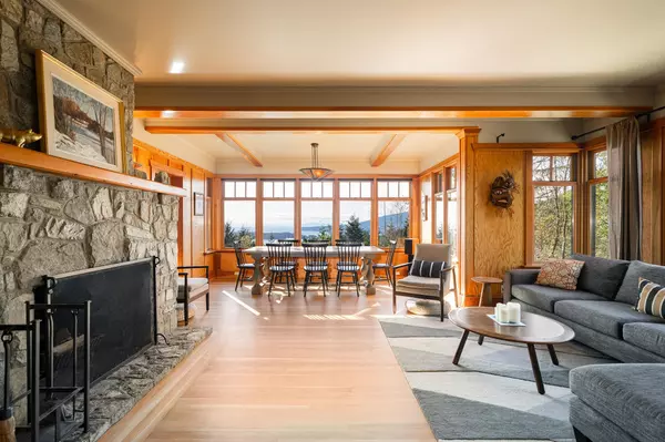 Bowen Island, BC V0N 1G2,1335 Adams RD