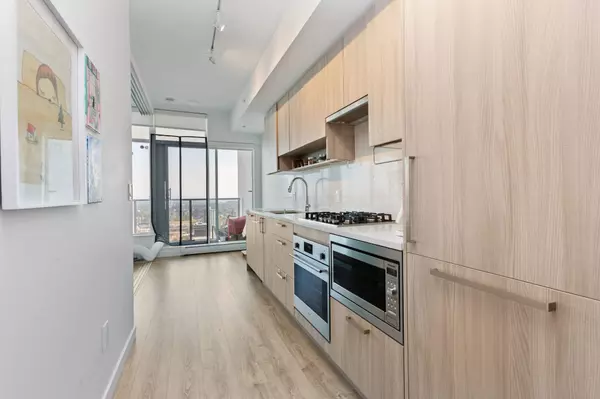 Surrey, BC V3T 0S1,13350 Central AVE #4305