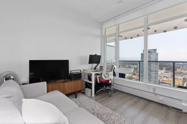 Surrey, BC V3T 0S1,13350 Central AVE #4305