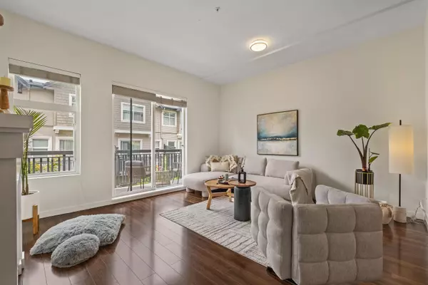 North Vancouver, BC V7J 0A5,713 Premier ST