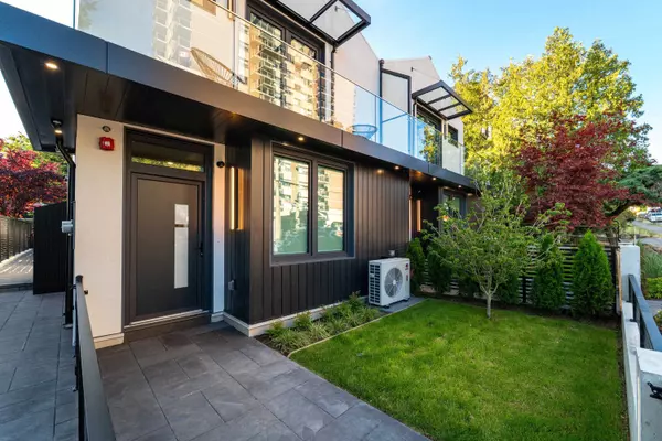 New Westminster, BC V3M 1V9,817 St. Andrews ST #1