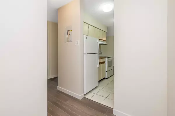 New Westminster, BC V3M 6B2,1026 Queens AVE #404