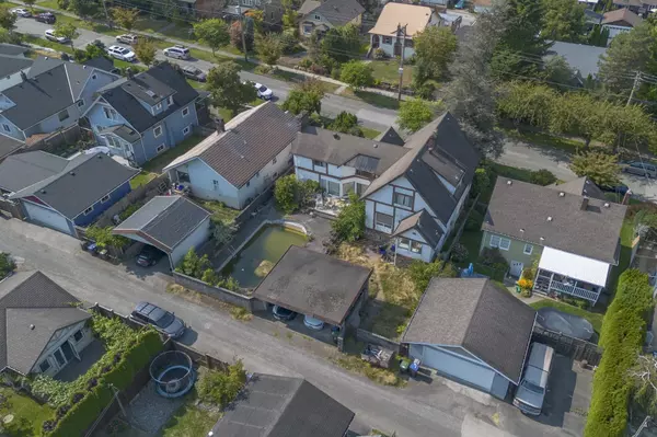 New Westminster, BC V3L 1W3,108 Seventh AVE