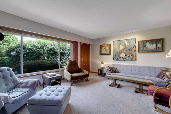 Surrey, BC V3T 3W8,10983 132 ST