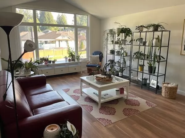 Maple Ridge, BC V2W 1B2,23692 108 LOOP