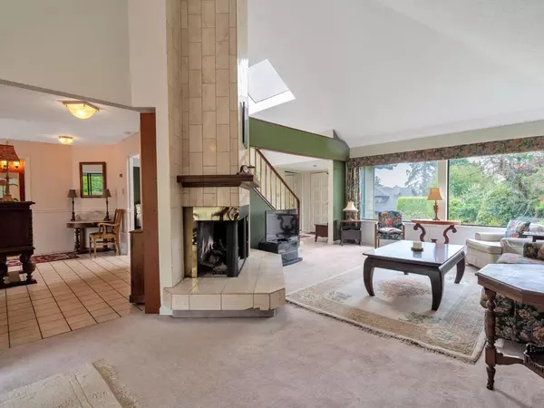 West Vancouver, BC V7T 1V4,1379 Haywood AVE