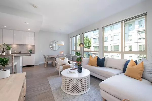 North Vancouver, BC V7J 0C1,2651 Library LN #318
