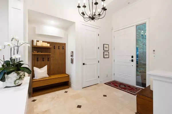 West Vancouver, BC V7W 3H7,4948 Edendale LN