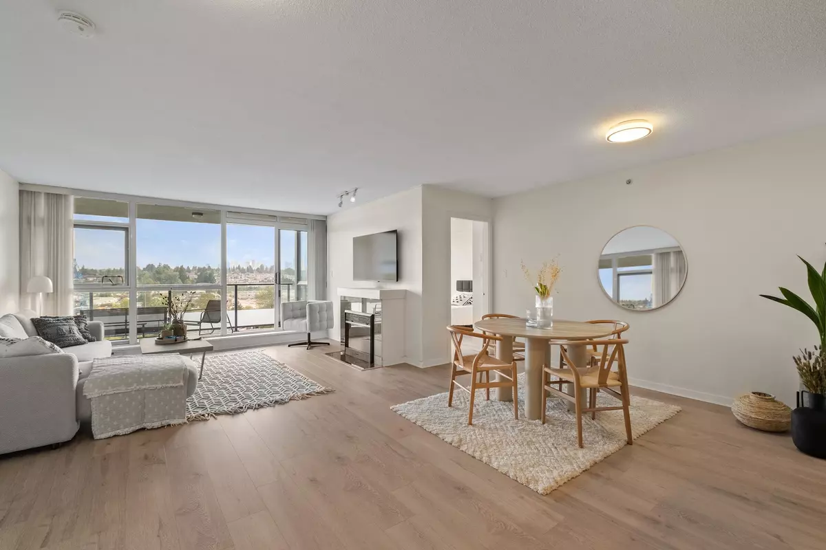 Burnaby, BC V5B 0A1,2225 Holdom AVE #1204