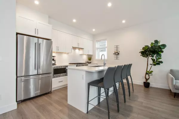 Surrey, BC V3Z 0Z1,16433 19 AVE #156