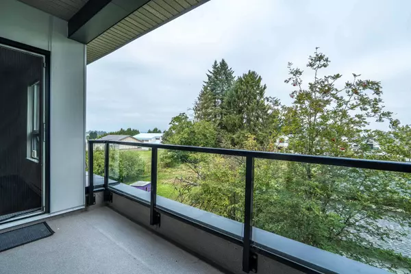 Maple Ridge, BC V2X 3C9,20331 Dewdney Trunk RD #306