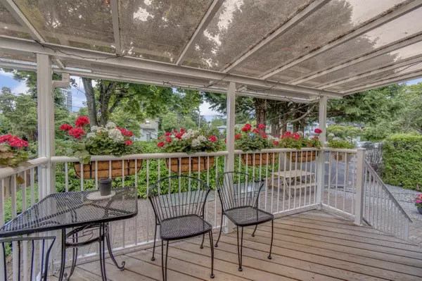 North Vancouver, BC V7P 1X2,1685 Hope RD