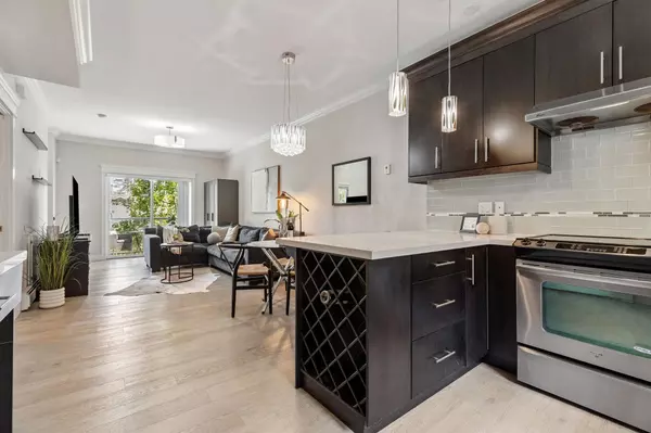 Port Coquitlam, BC V3B 3R2,3488 Sefton ST #210