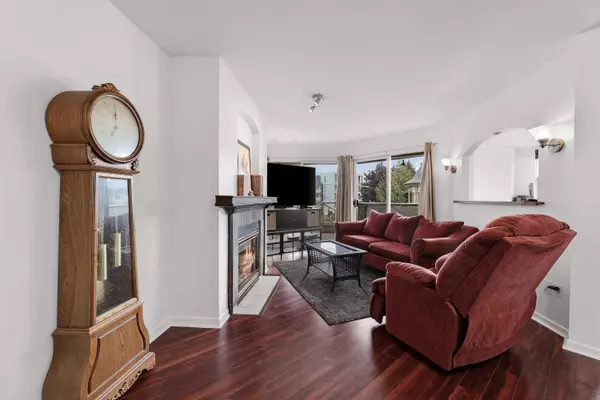 Langley, BC V3A 3Y4,20120 56 AVE #307