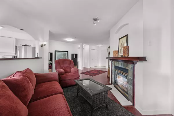 Langley, BC V3A 3Y4,20120 56 AVE #307