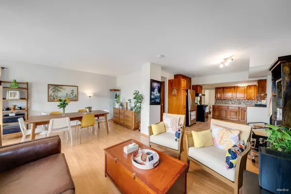 Burnaby, BC V5J 2L3,4925 Clinton ST