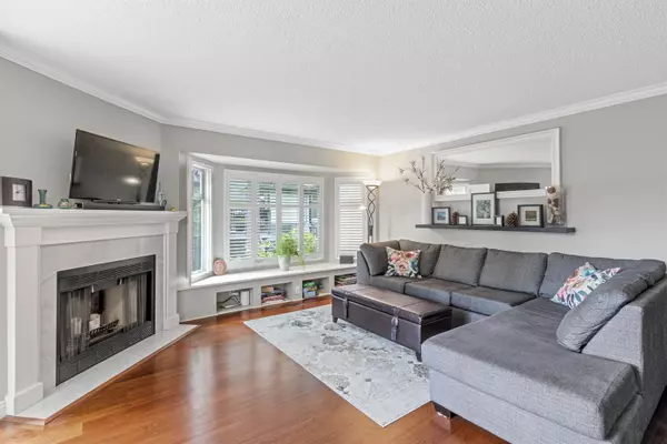 Coquitlam, BC V3E 2H1,1195 Falcon DR #64