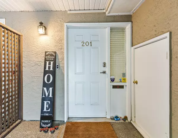 Maple Ridge, BC V2X 6E4,11724 225 ST #201