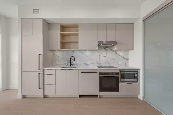 North Vancouver, BC V7L 1G2,422 E 3rd ST #655