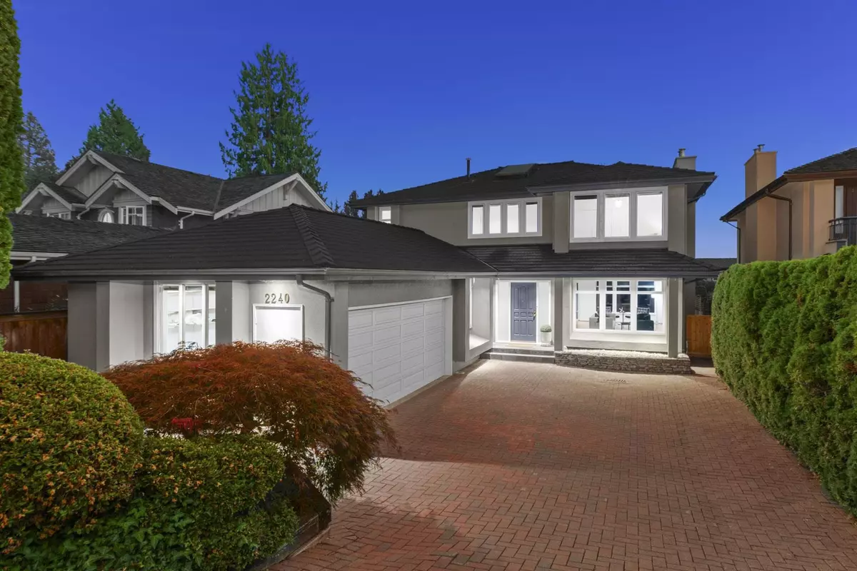West Vancouver, BC V7V 2C2,2240 Kings AVE