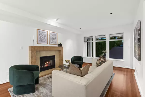 West Vancouver, BC V7V 2C2,2240 Kings AVE