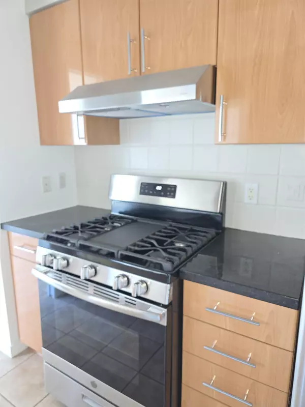 Vancouver, BC V6Z 2Z2,193 Aquarius Mews #703