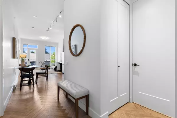 Surrey, BC V3R 0E8,14968 101a AVE #409