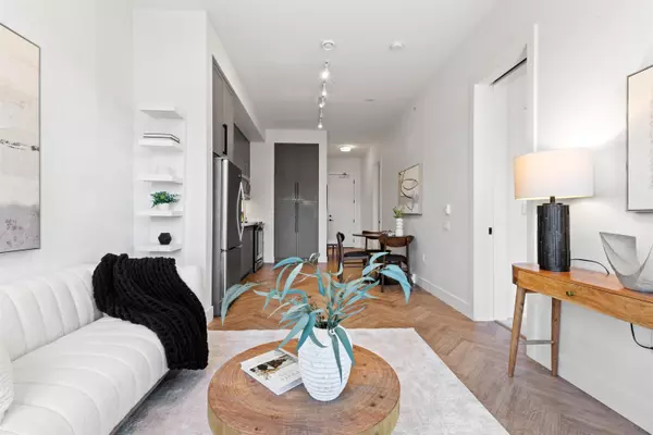 Surrey, BC V3R 0E8,14968 101a AVE #409