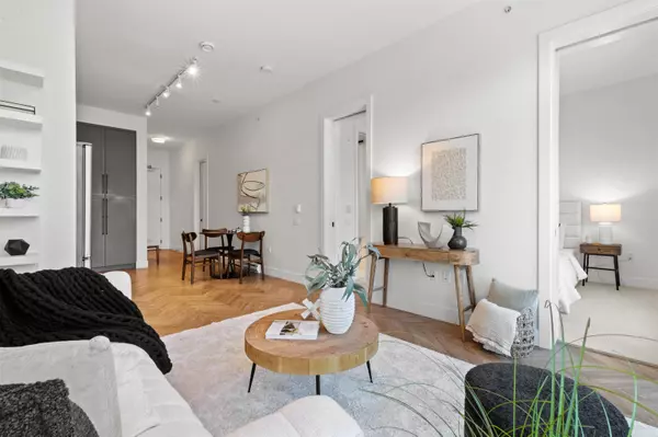 Surrey, BC V3R 0E8,14968 101a AVE #409