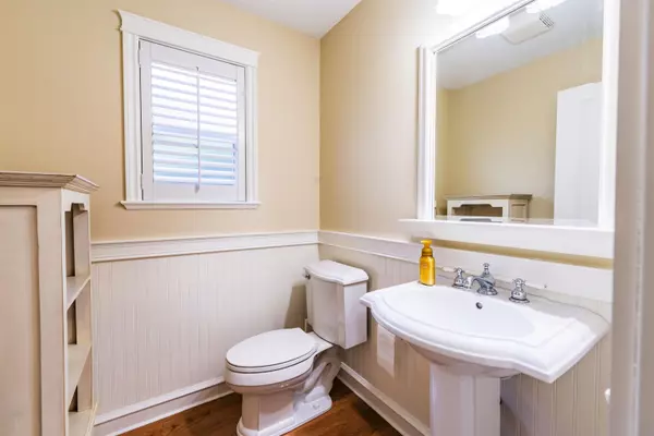 Maple Ridge, BC V2W 1E7,23766 110 AVE