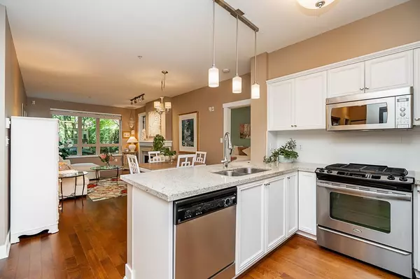 North Vancouver, BC V7J 1S3,1111 E 27th ST #107