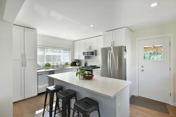 Gibsons, BC V0N 1V9,681 Fairmont RD