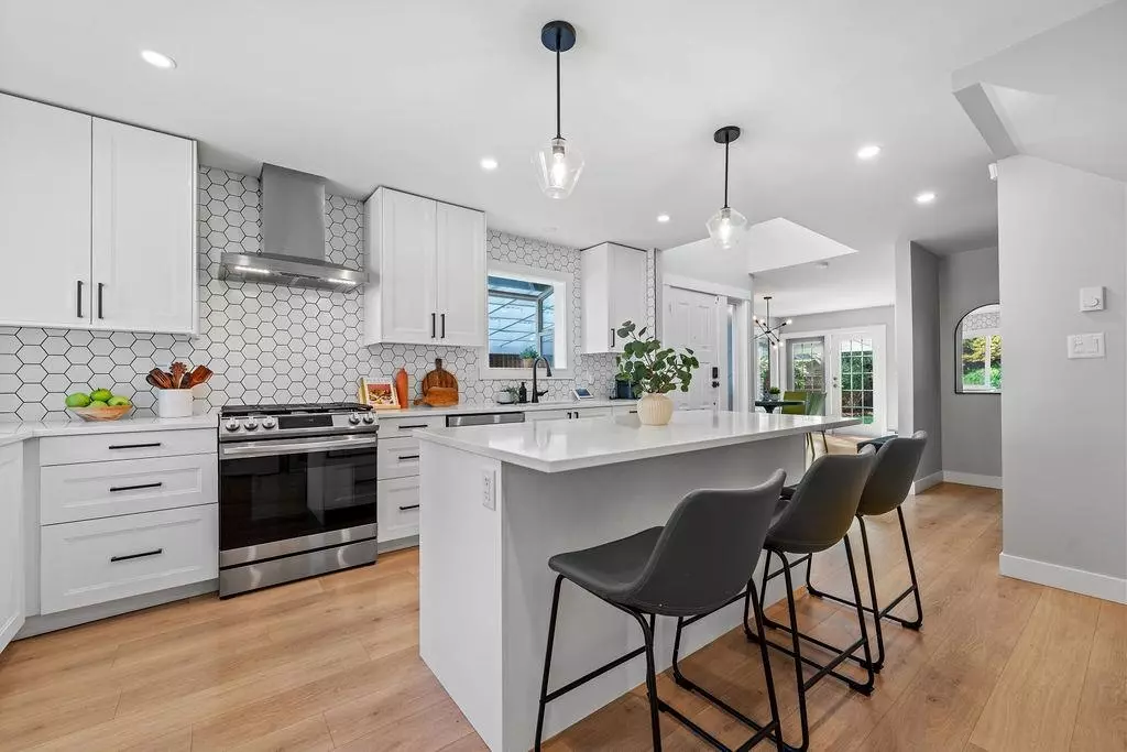 Coquitlam, BC V3K 5W8,2507 Burian DR