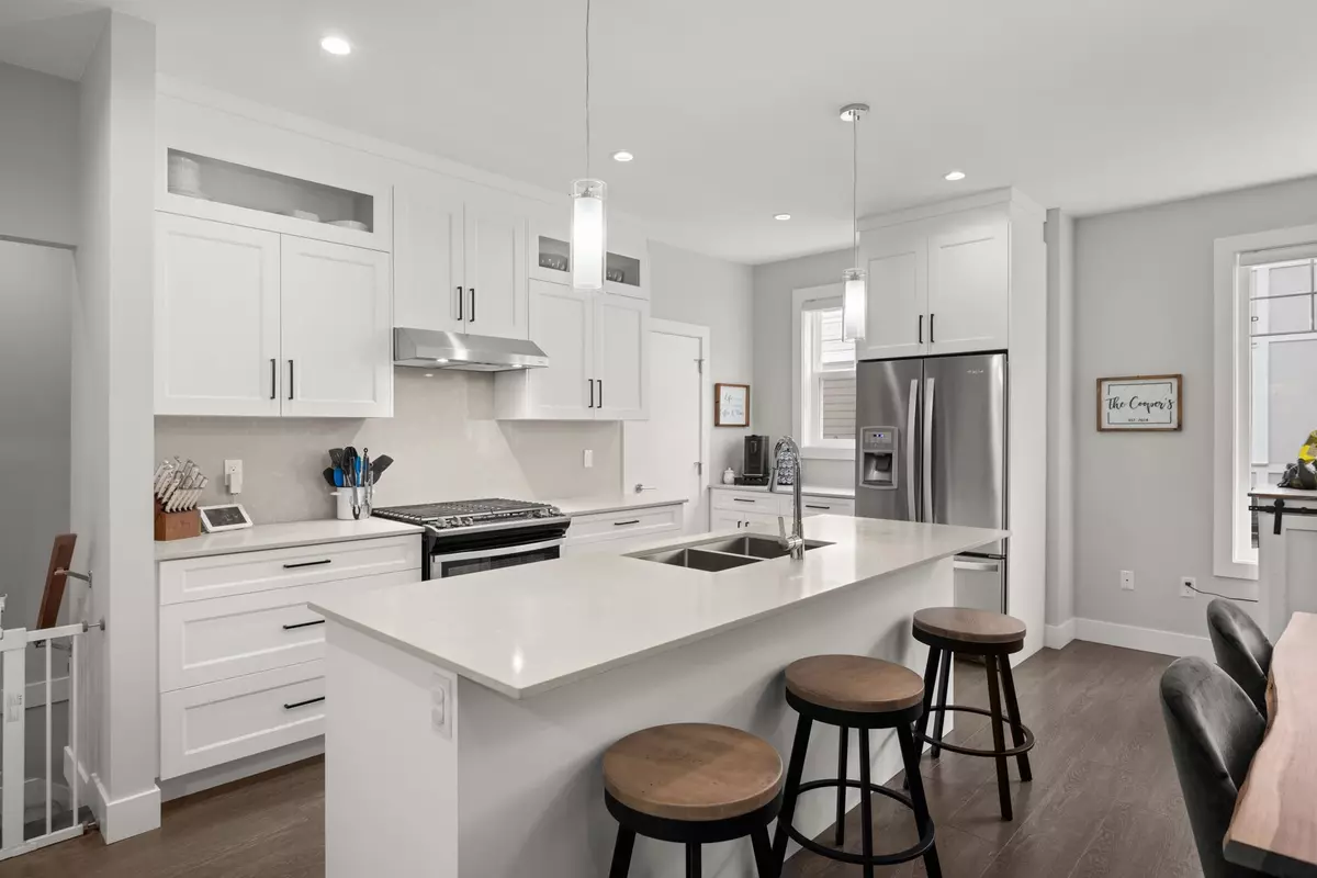 Surrey, BC V4N 6V7,19501 74 AVE #62