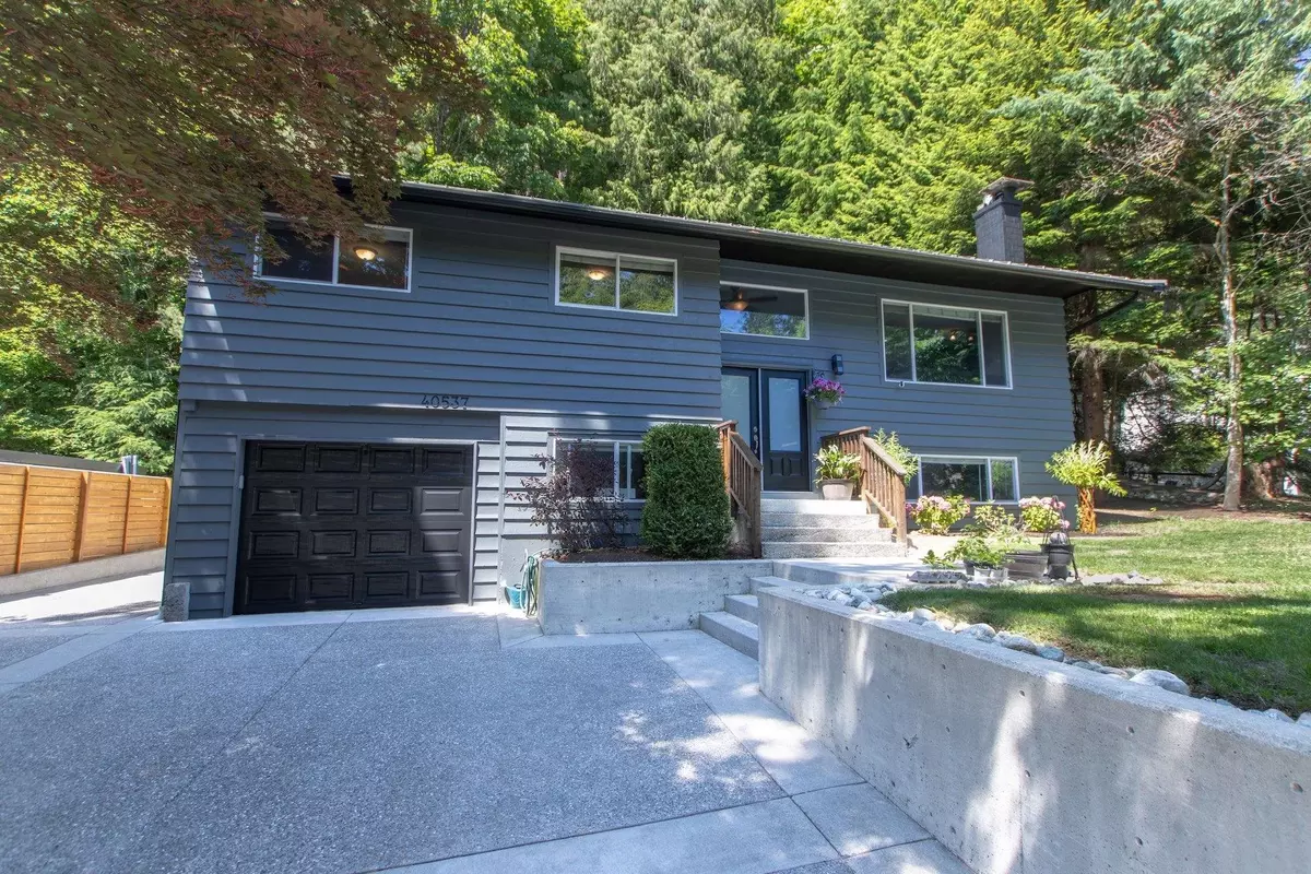 Squamish, BC V0N 1T0,40537 N Highlands WAY