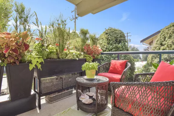 White Rock, BC V4B 3V6,1441 Blackwood ST #103