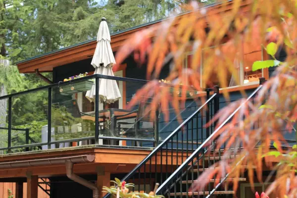 4793 Capilano RD, North Vancouver, BC V7R 4K2