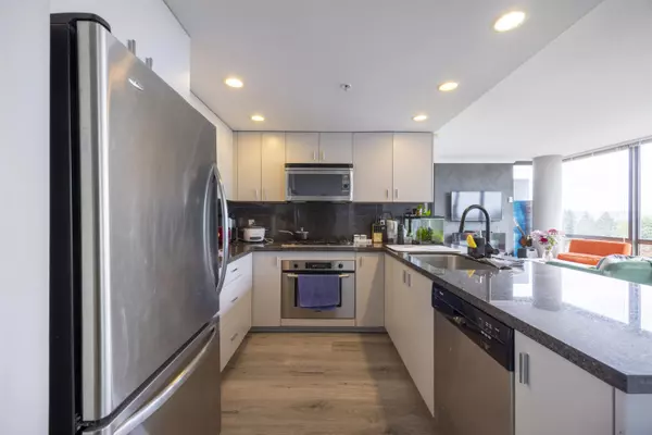 Richmond, BC V6Y 4M1,9188 Cook RD #1203