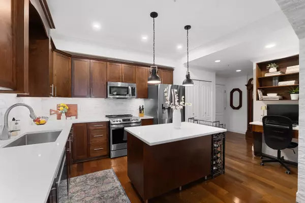 Port Coquitlam, BC V3C 0E1,2627 Shaughnessy ST #307