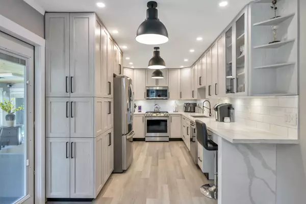 Maple Ridge, BC V2X 7V6,21825 Dover RD