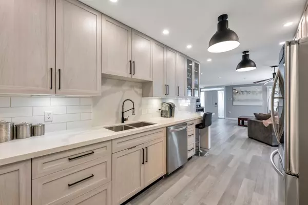 Maple Ridge, BC V2X 7V6,21825 Dover RD