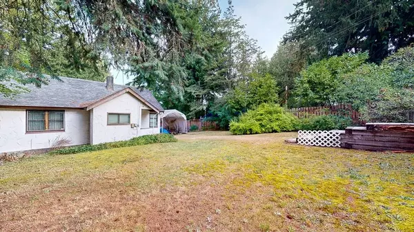 Sechelt, BC V0N 3A0,5725 Porpoise Bay RD