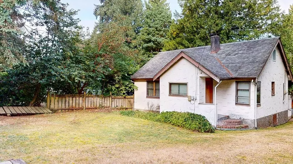 Sechelt, BC V0N 3A0,5725 Porpoise Bay RD