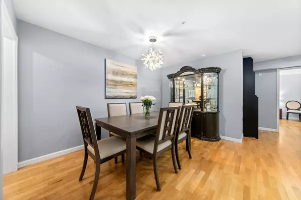 North Vancouver, BC V7H 2Z6,1144 Strathaven DR #103