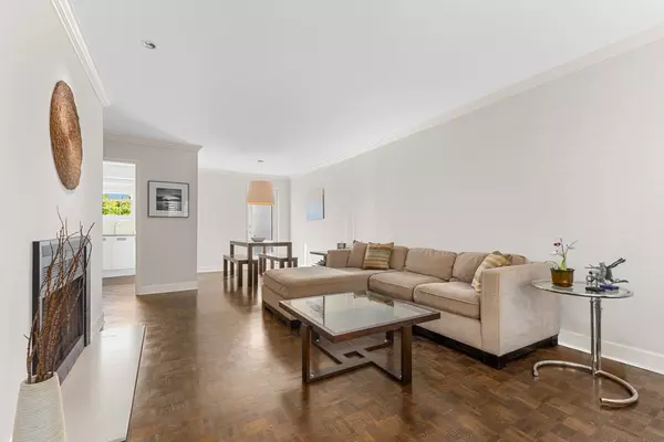 Vancouver, BC V6H 1B8,1363 W 7th AVE