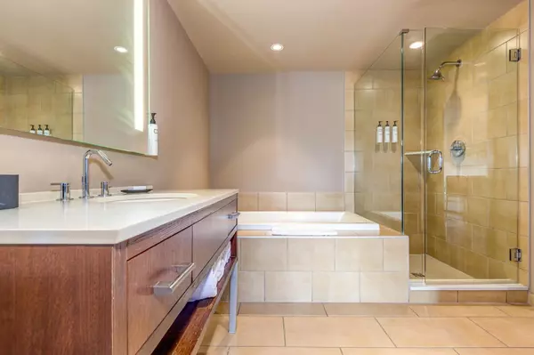 Whistler, BC V8E 0B6,2020 London LN #204C