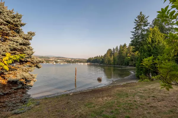 Sechelt, BC V7Z 0L7,5883 Spray ST