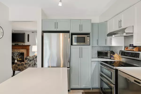 Port Coquitlam, BC V3C 5M3,1140 Castle CRES #106